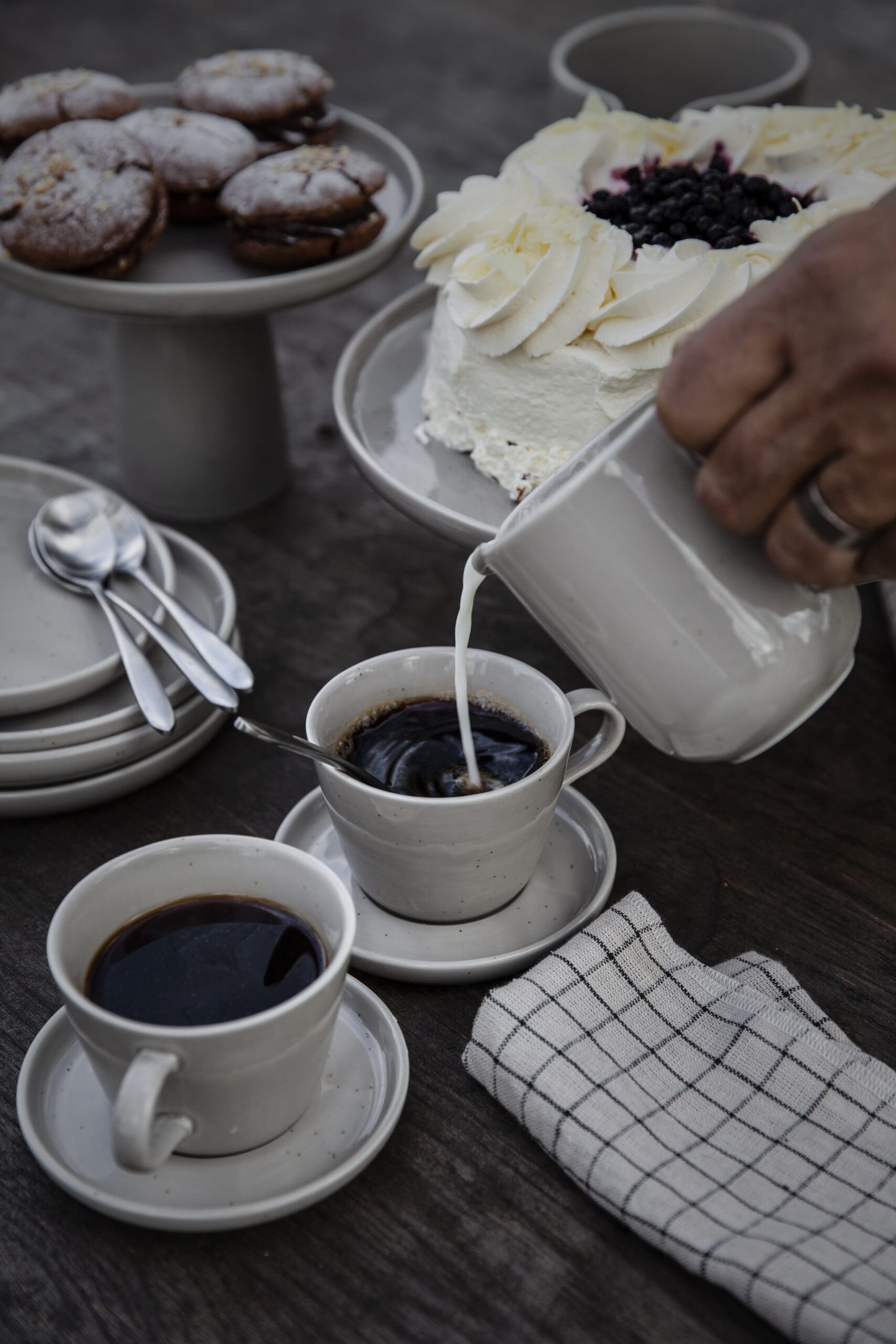 Ernst Kaffekopp med fat glaserad porslin sand